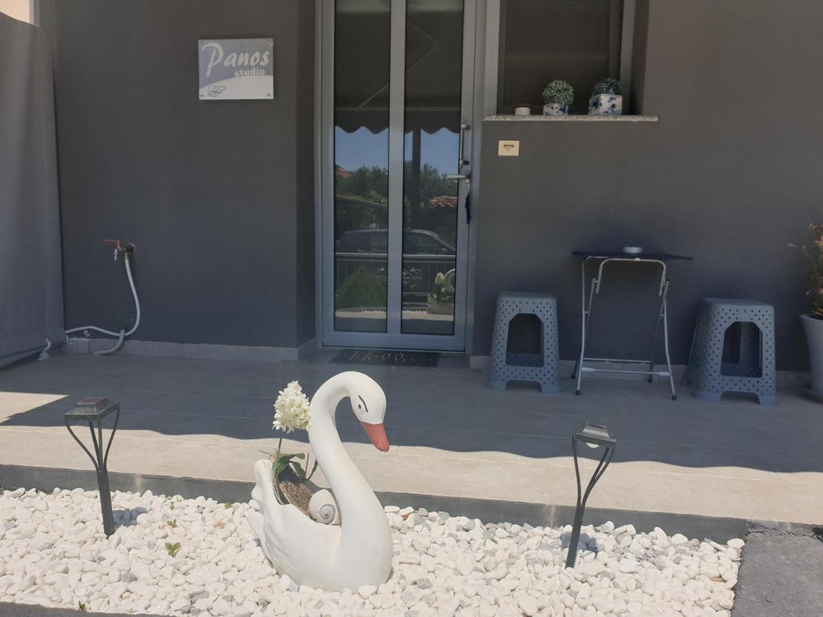Panos' Studio ミリナ エクステリア 写真
